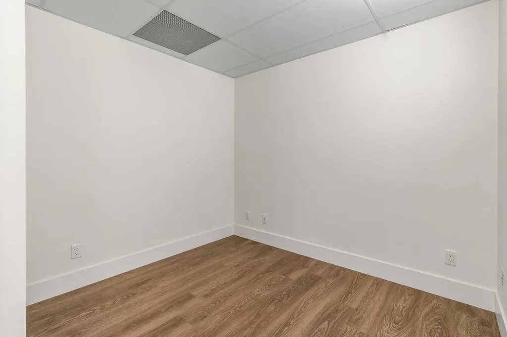 3320 3 Avenue NW Calgary AB T2N 0L9