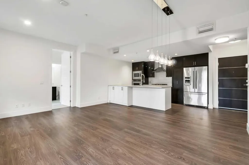3320 3 Avenue NW Calgary AB T2N 0L9