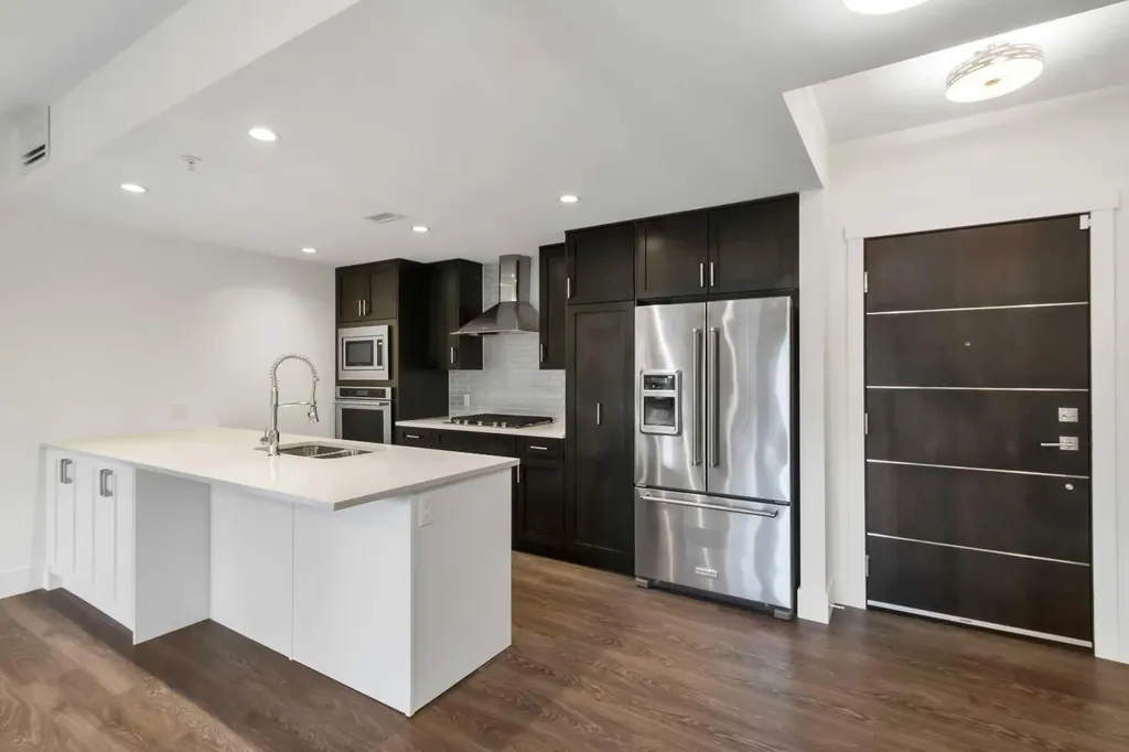 3320 3 Avenue NW Calgary AB T2N 0L9