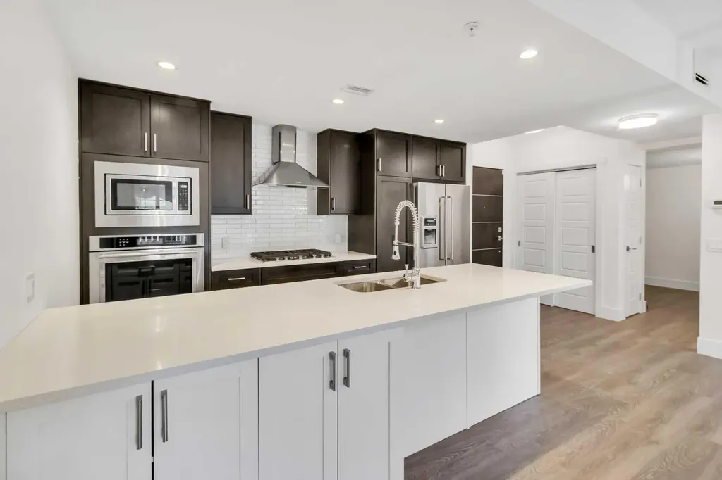 3320 3 Avenue NW Calgary AB T2N 0L9