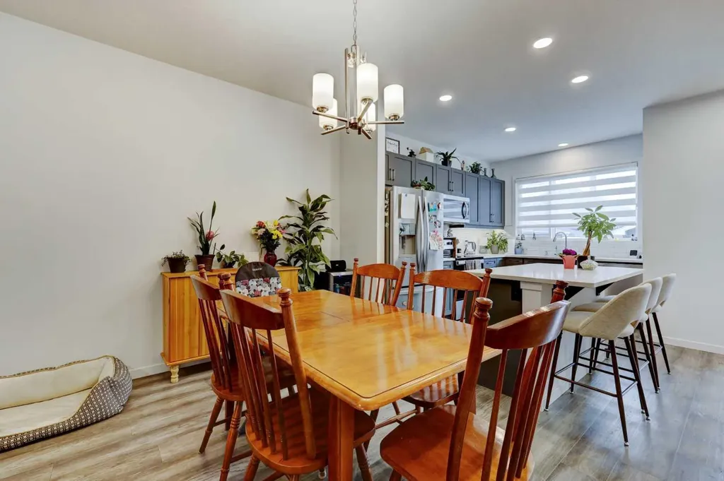 314 Midgrove Link SW Airdrie AB T4B5K8