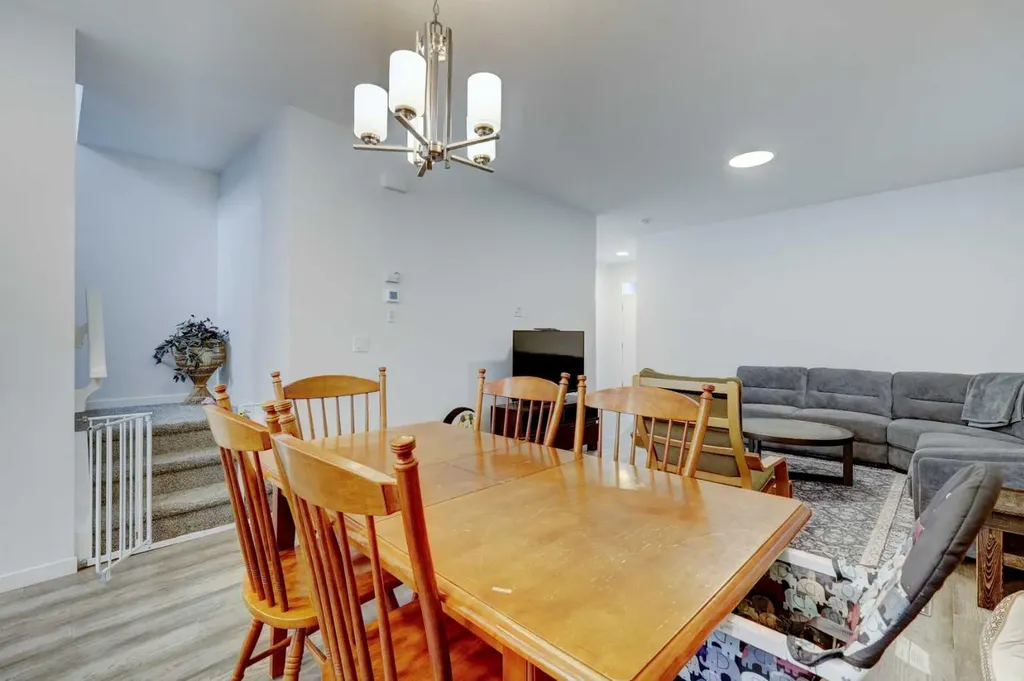 314 Midgrove Link SW Airdrie AB T4B5K8