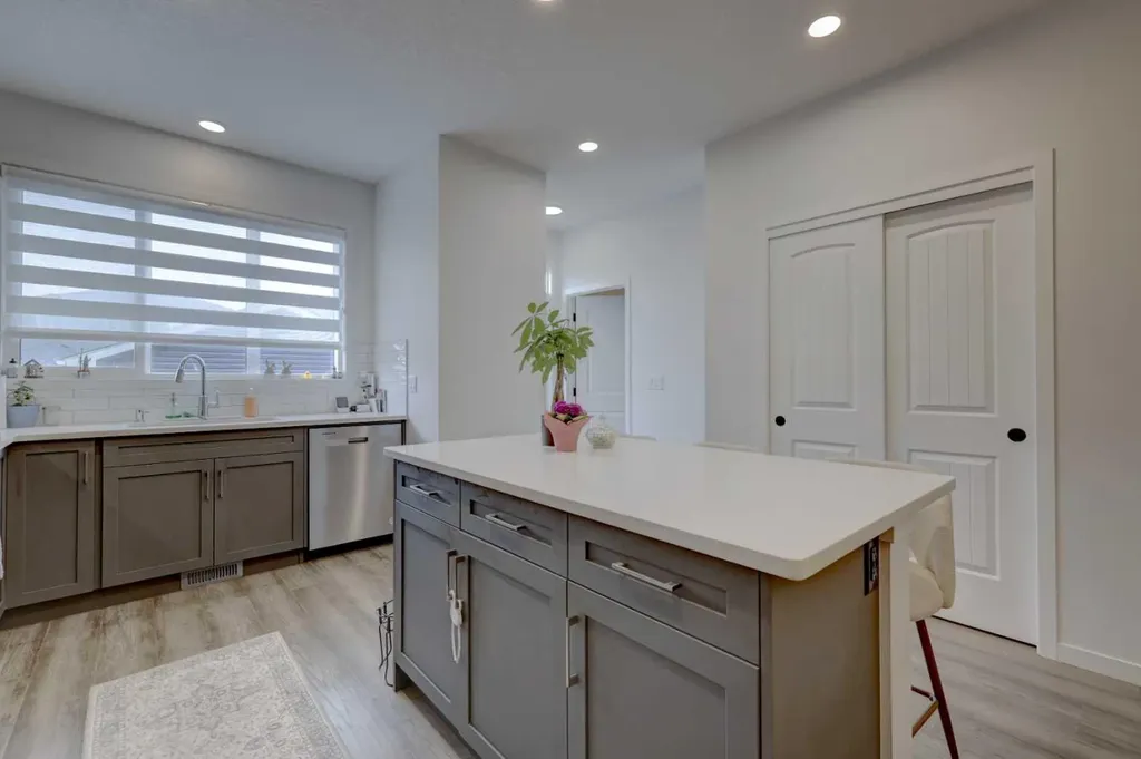 314 Midgrove Link SW Airdrie AB T4B5K8