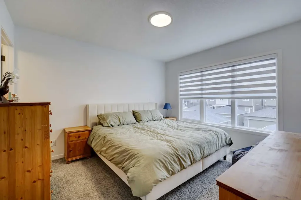 314 Midgrove Link SW Airdrie AB T4B5K8