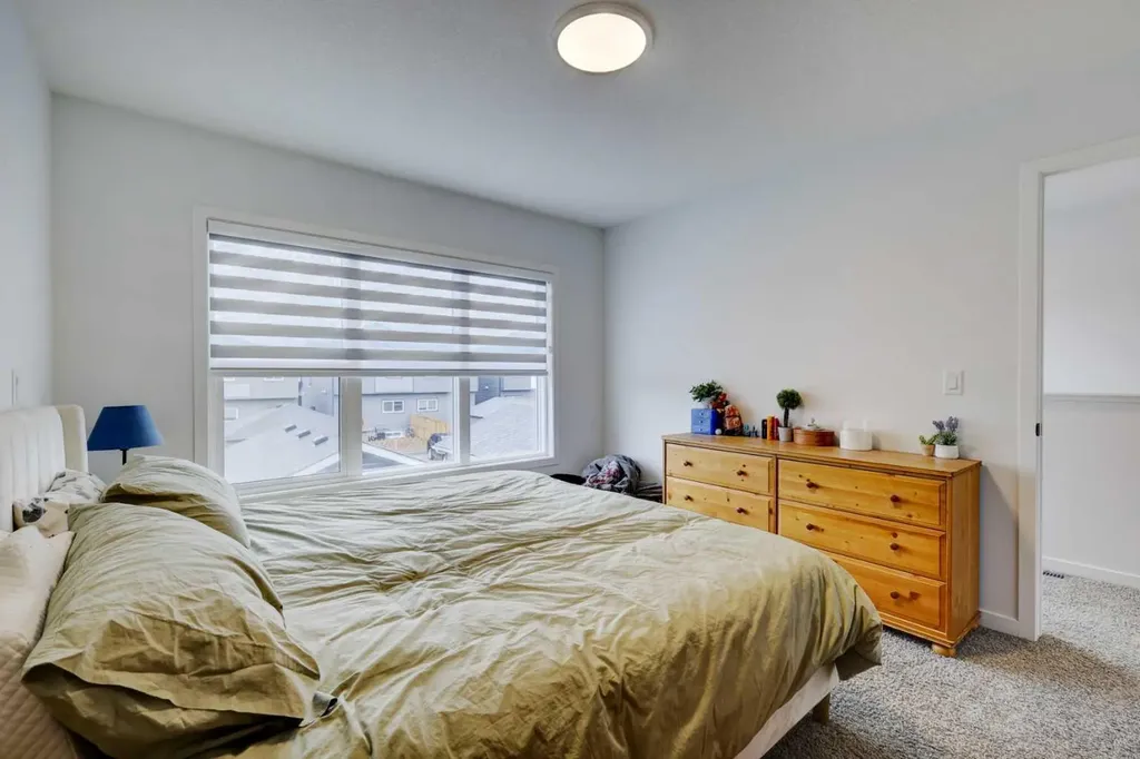 314 Midgrove Link SW Airdrie AB T4B5K8