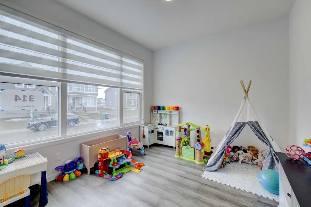 314 Midgrove Link SW Airdrie AB T4B5K8