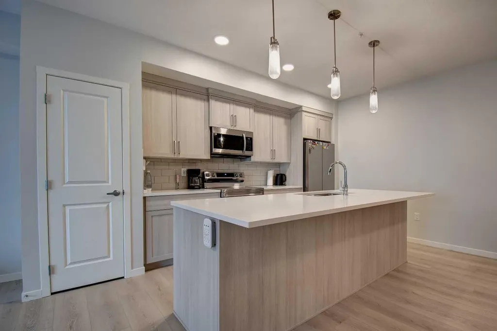 20295 Seton Way SE Calgary AB T3M 3Y9