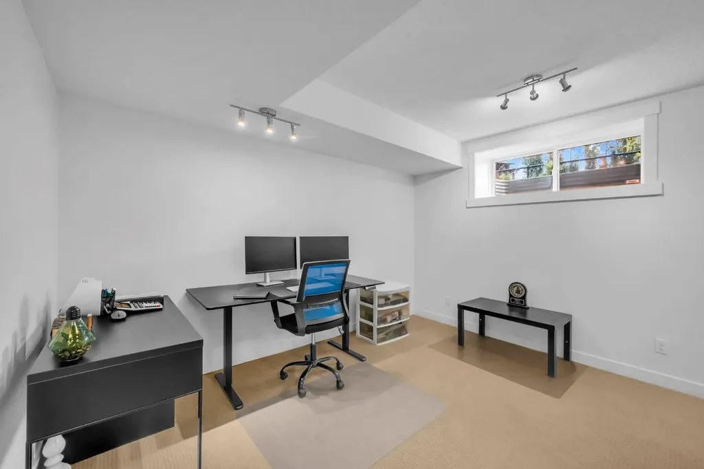 233 Cranarch Common SE Calgary AB T3M1M3
