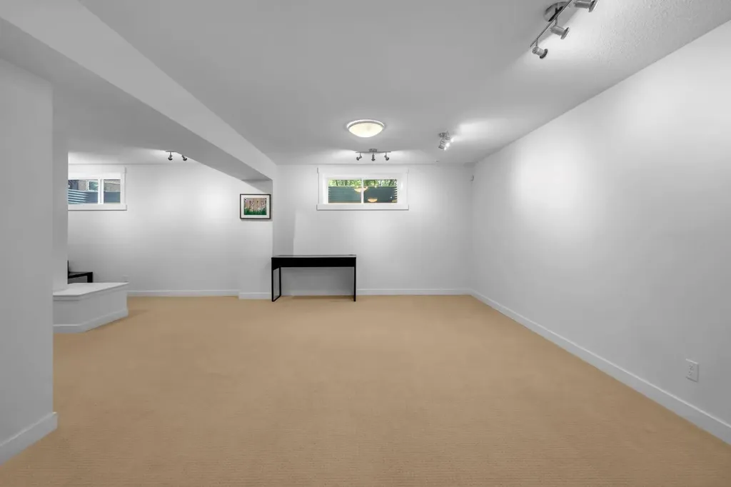 233 Cranarch Common SE Calgary AB T3M1M3