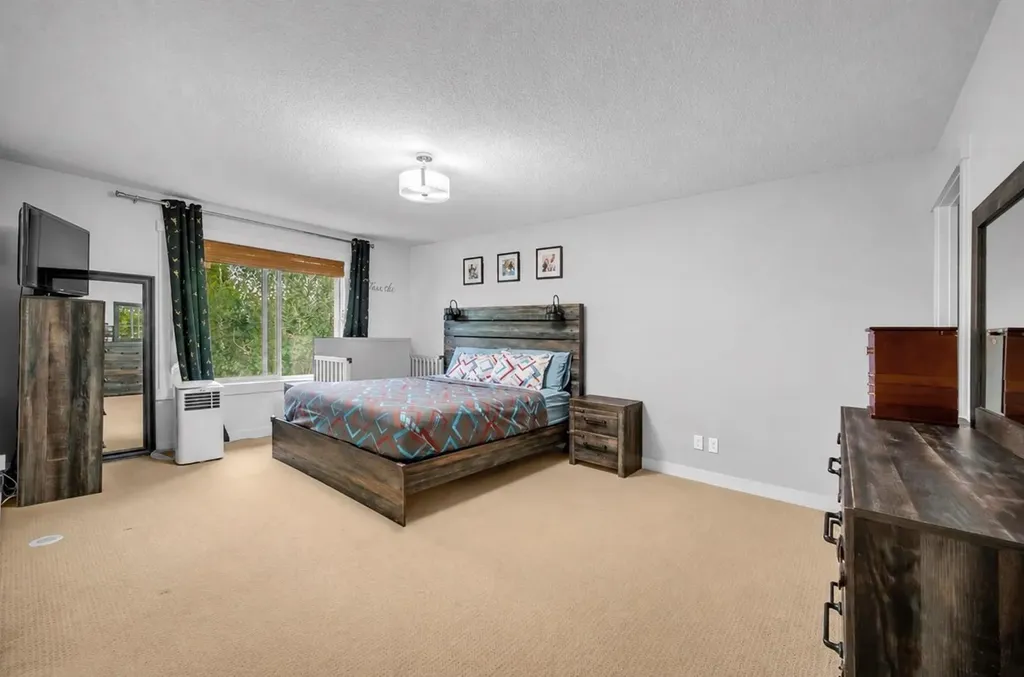 233 Cranarch Common SE Calgary AB T3M1M3