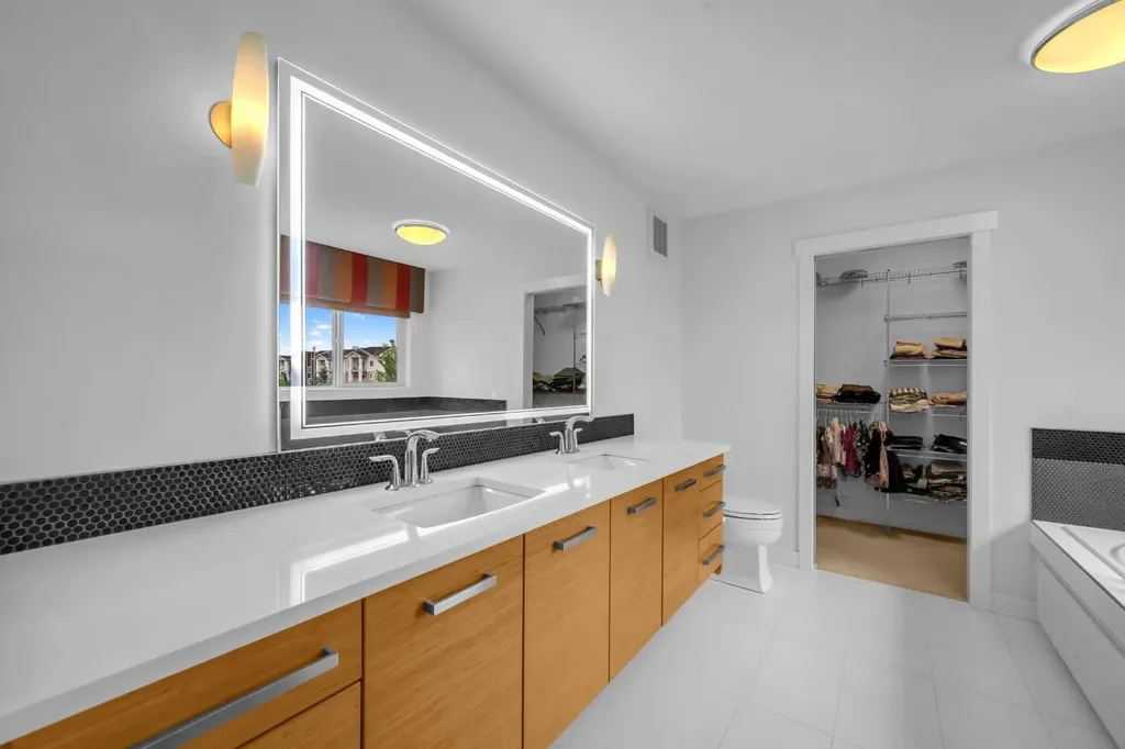 233 Cranarch Common SE Calgary AB T3M1M3