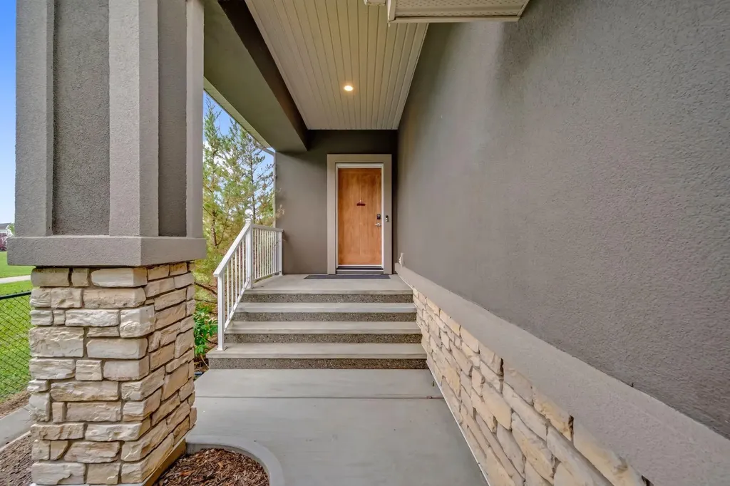233 Cranarch Common SE Calgary AB T3M1M3