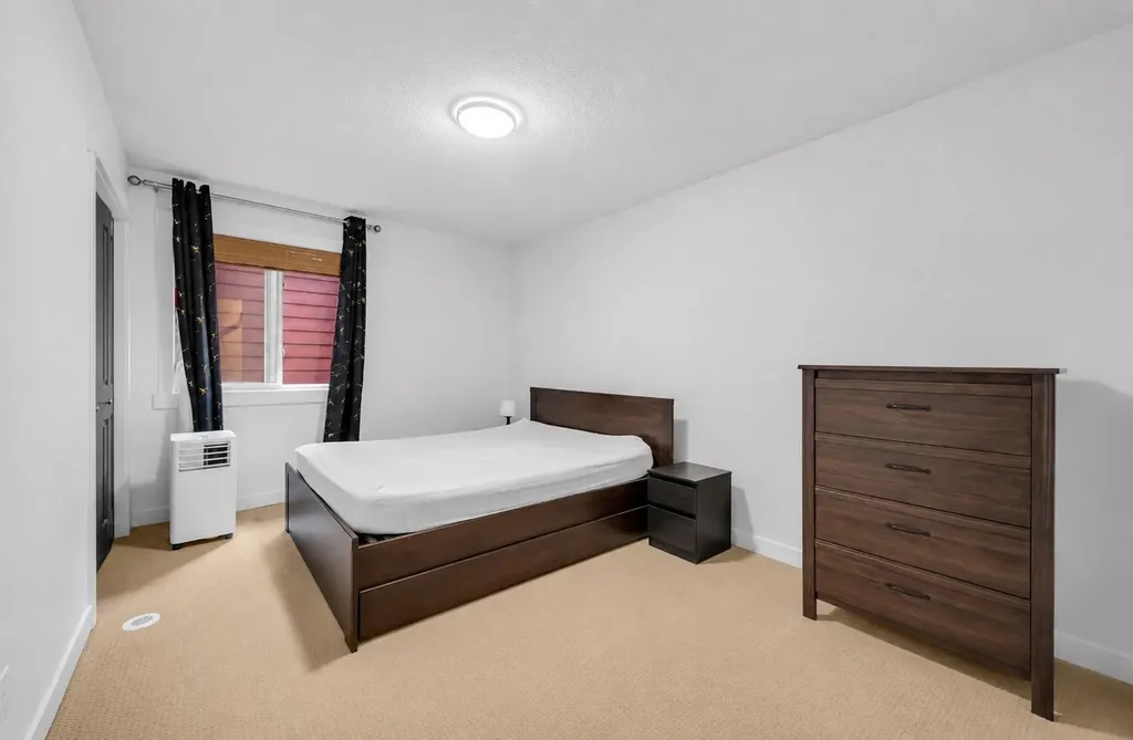 233 Cranarch Common SE Calgary AB T3M1M3