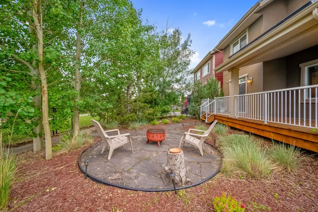 233 Cranarch Common SE Calgary AB T3M1M3