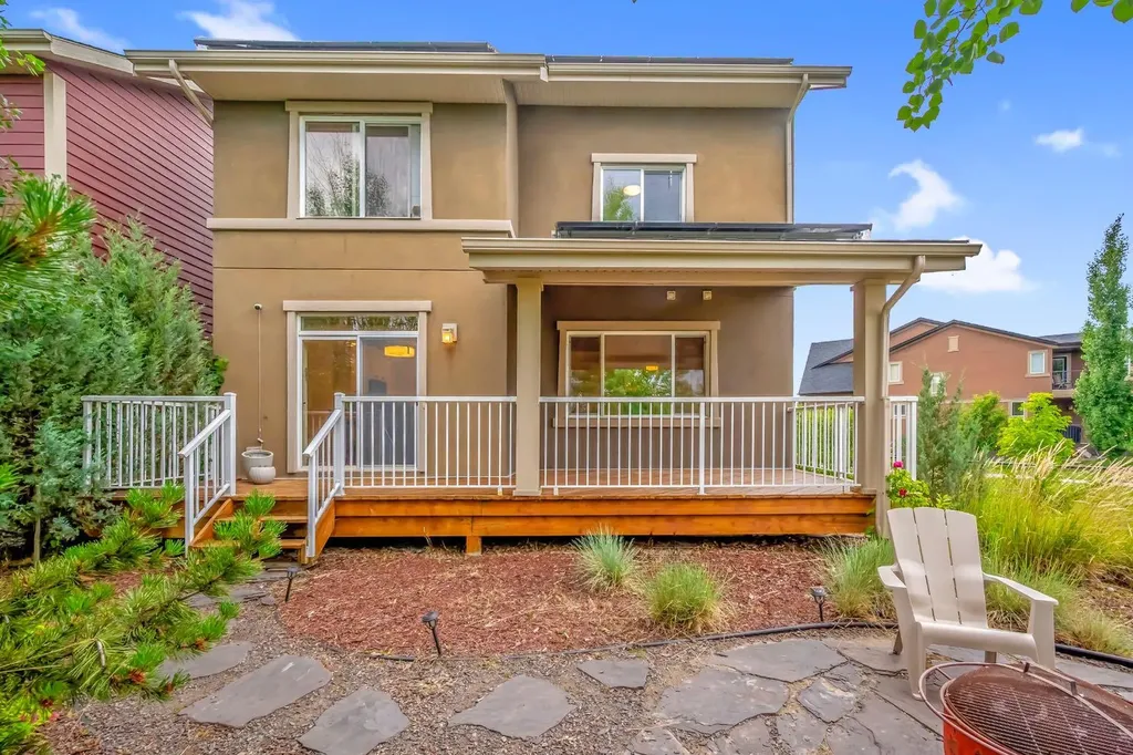 233 Cranarch Common SE Calgary AB T3M1M3