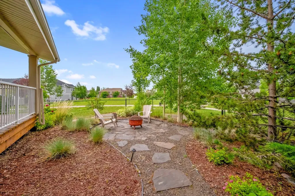233 Cranarch Common SE Calgary AB T3M1M3