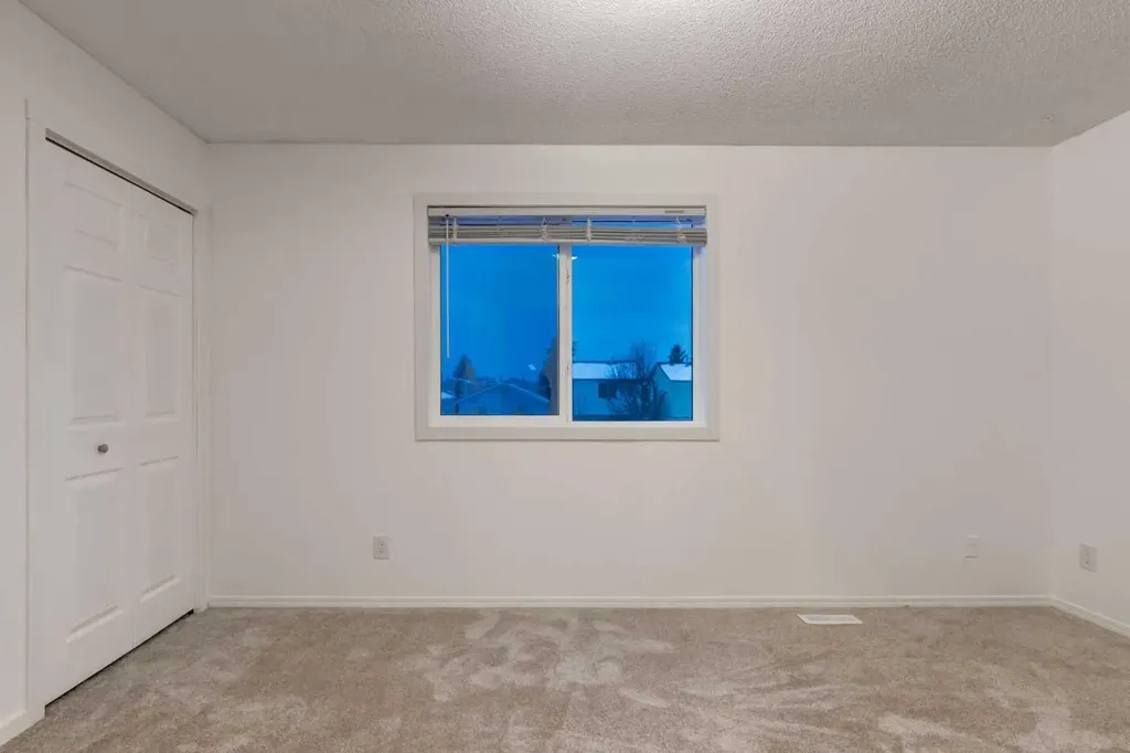 33 Martindale Court NE Calgary AB T3J 2V8