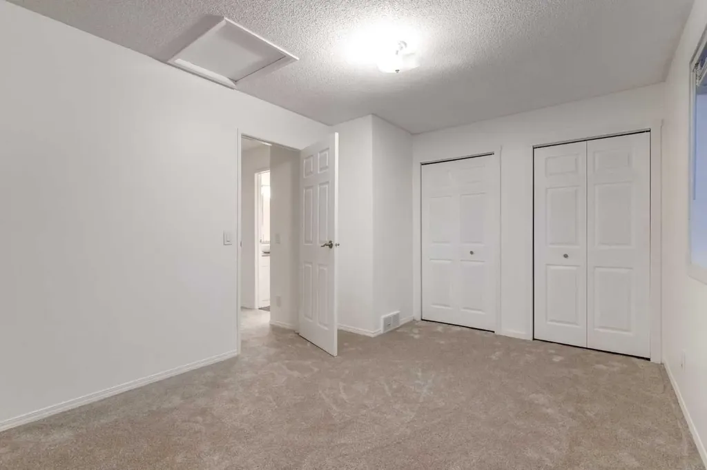 33 Martindale Court NE Calgary AB T3J 2V8