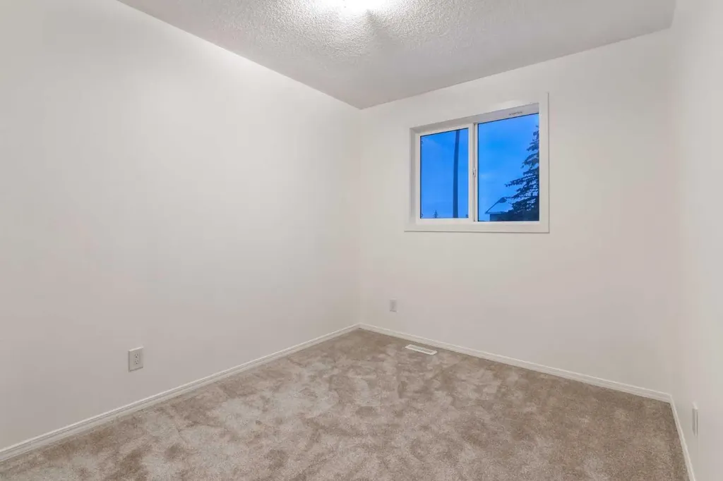 33 Martindale Court NE Calgary AB T3J 2V8