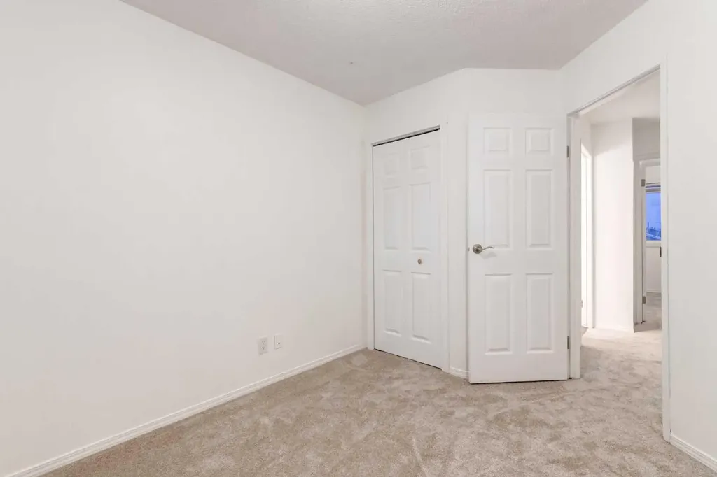 33 Martindale Court NE Calgary AB T3J 2V8