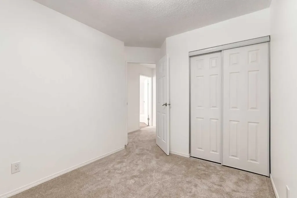 33 Martindale Court NE Calgary AB T3J 2V8