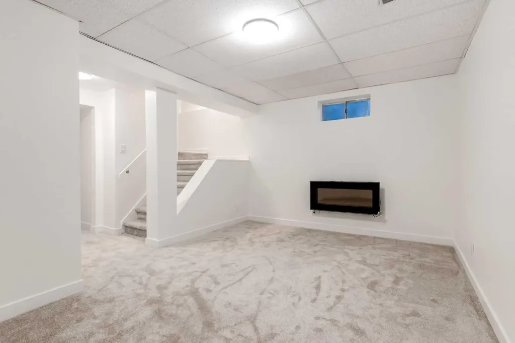 33 Martindale Court NE Calgary AB T3J 2V8