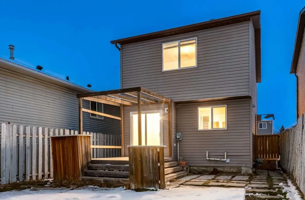 33 Martindale Court NE Calgary AB T3J 2V8