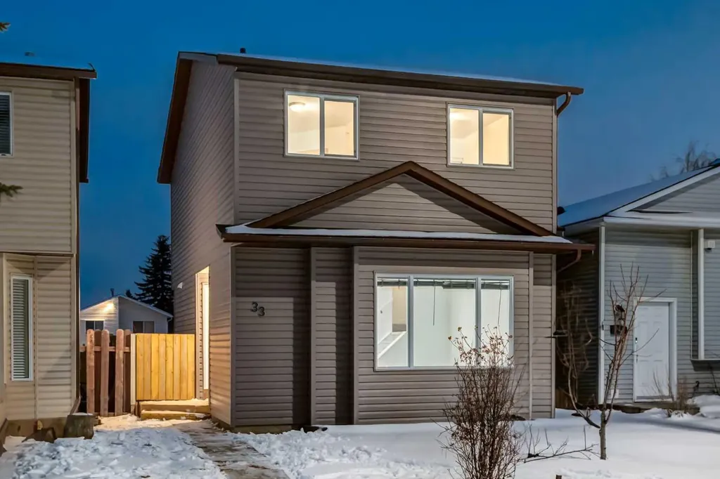 33 Martindale Court NE Calgary AB T3J 2V8