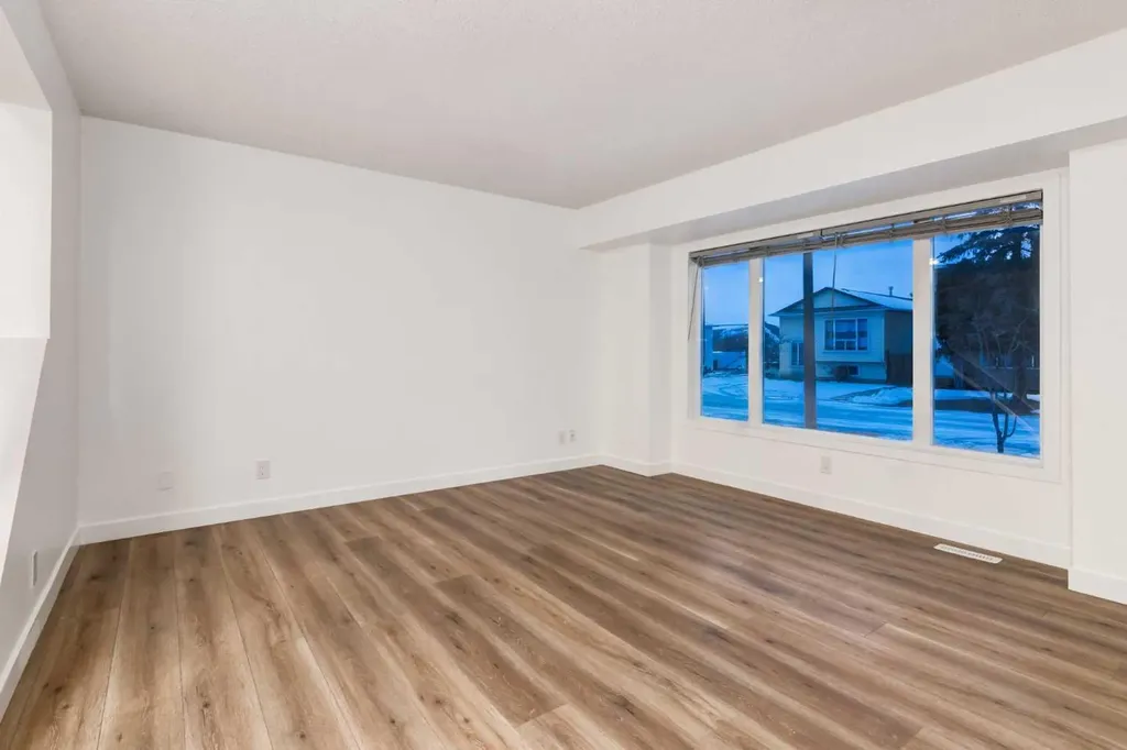 33 Martindale Court NE Calgary AB T3J 2V8