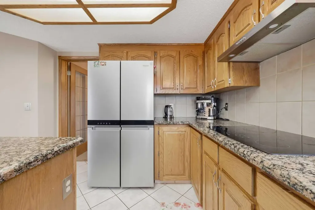 729 Woodbriar Place SW Calgary AB T2W 5Z2