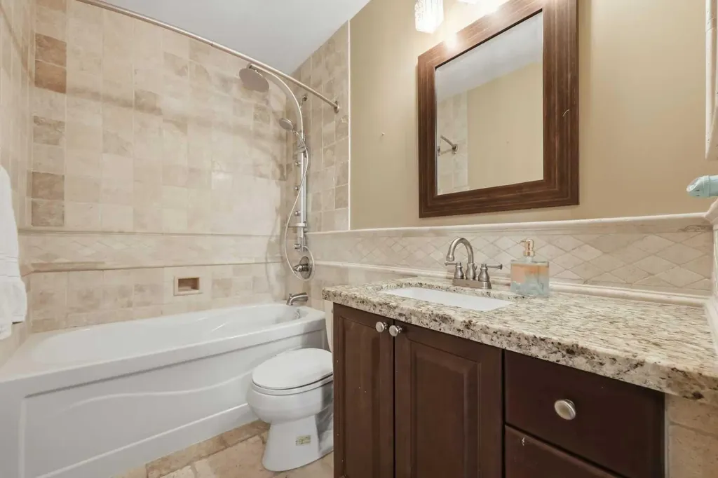 729 Woodbriar Place SW Calgary AB T2W 5Z2