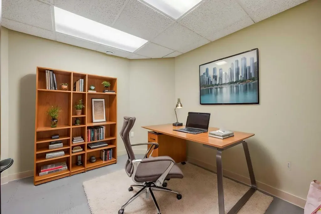 729 Woodbriar Place SW Calgary AB T2W 5Z2