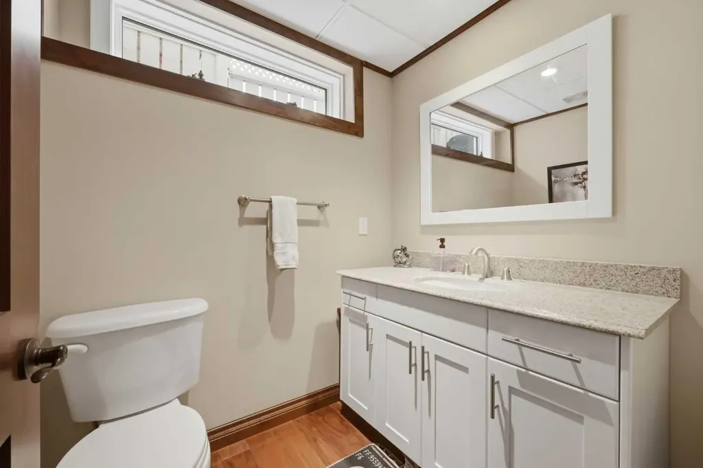 729 Woodbriar Place SW Calgary AB T2W 5Z2