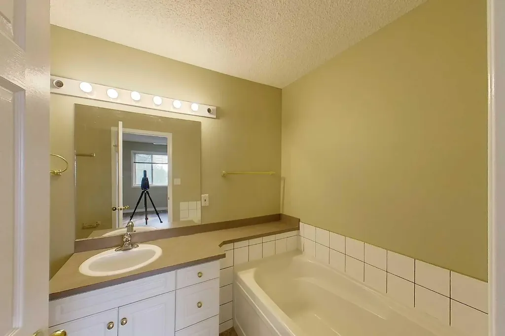100 Sirius Avenue Fort Mcmurray AB T9H 5E1