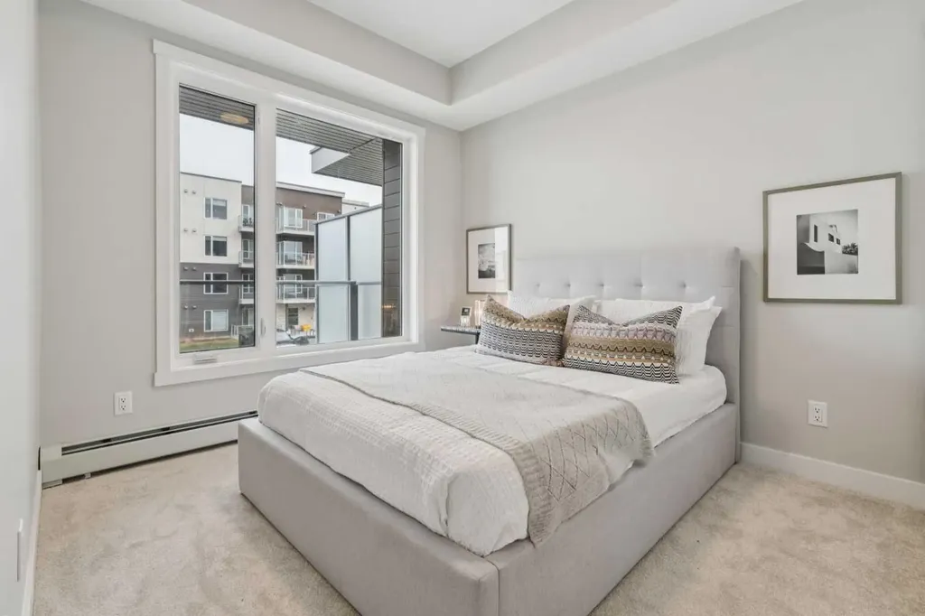 655 Shawnee Square SW Calgary AB T2Y 1E3