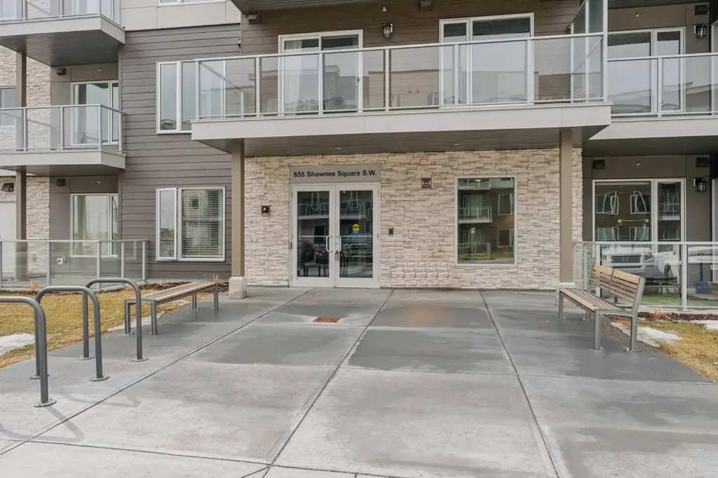 655 Shawnee Square SW Calgary AB T2Y 1E3