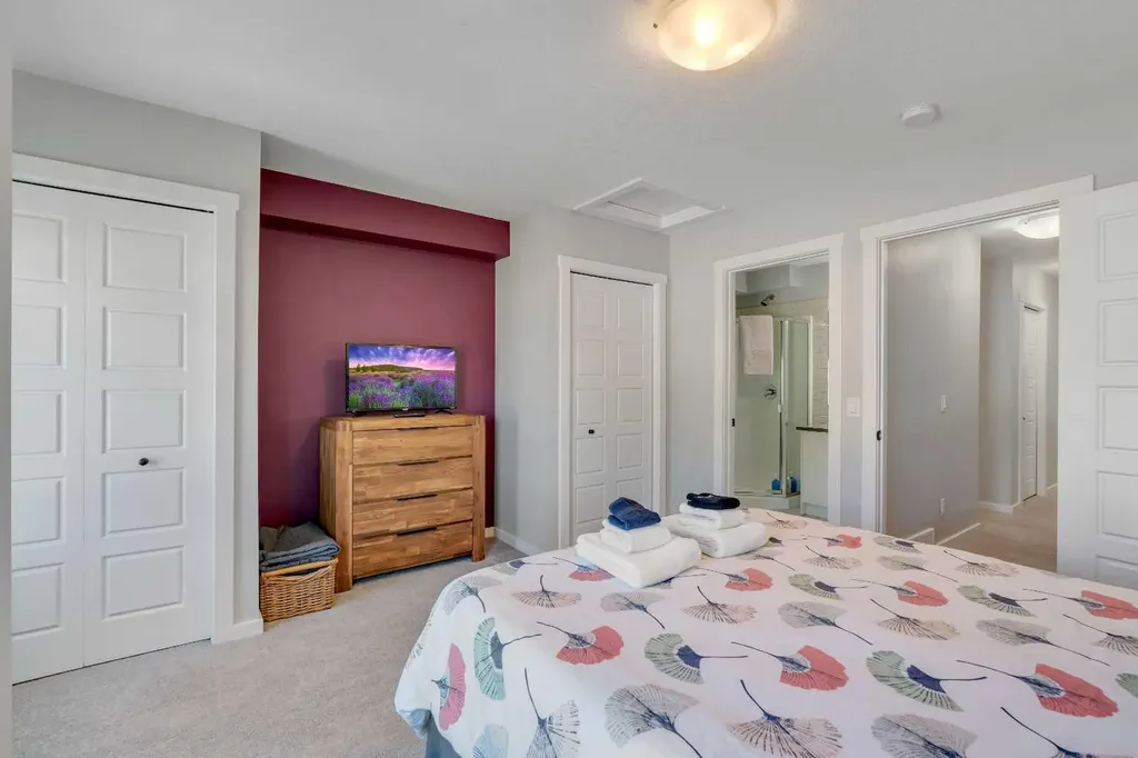 19500 37 Street SE Calgary AB T3M 2W9