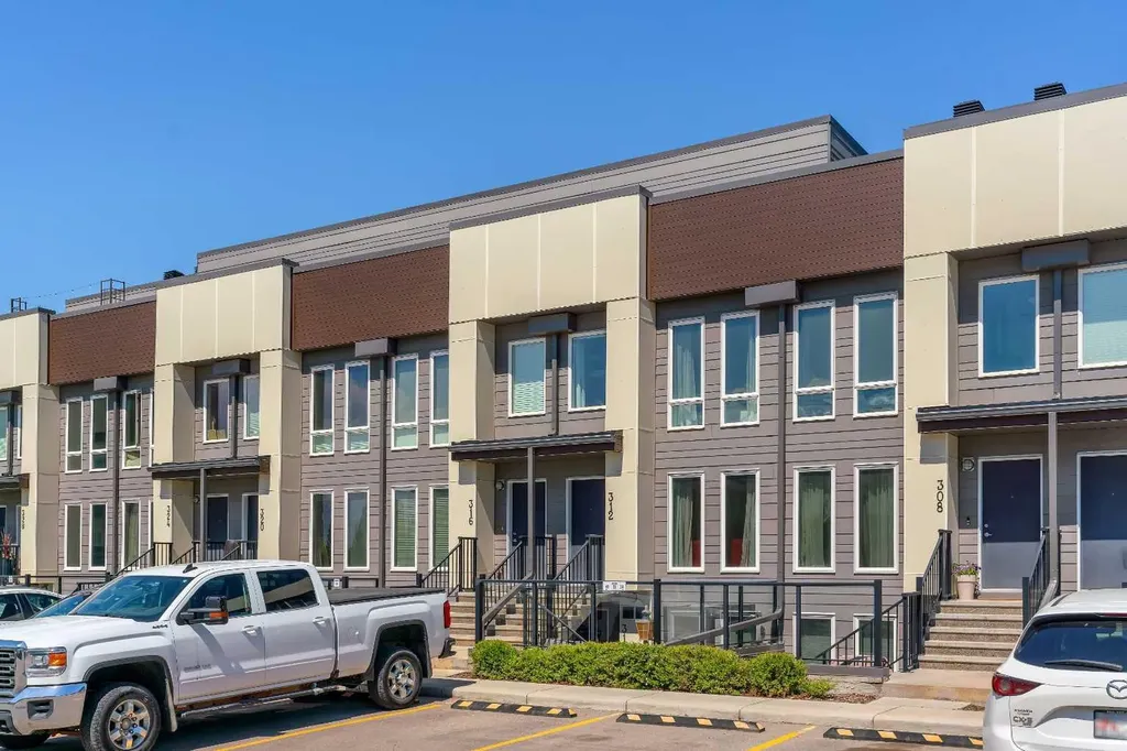 19500 37 Street SE Calgary AB T3M 2W9