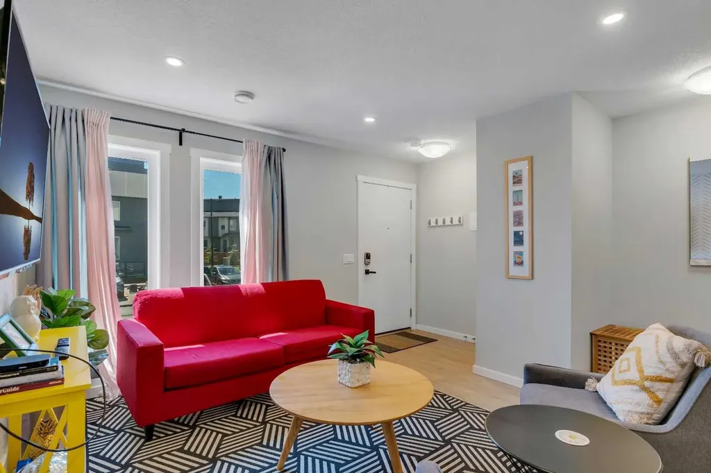 19500 37 Street SE Calgary AB T3M 2W9