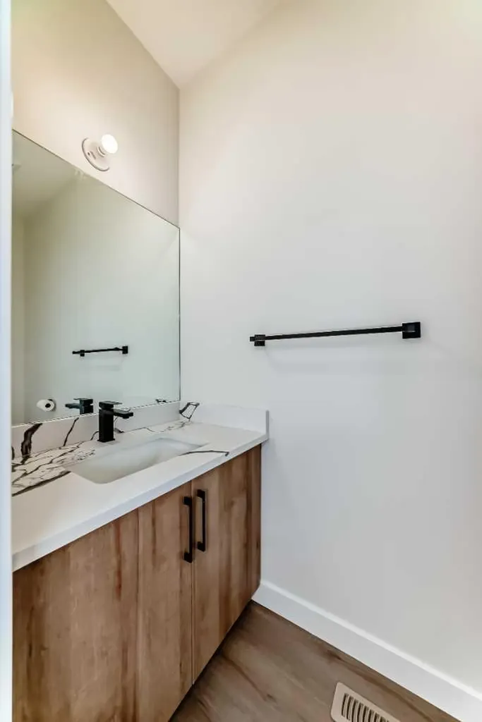 117 Baysprings Gardens SW Airdrie AB T4B 5C6