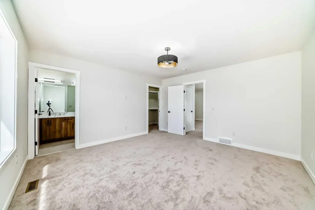 117 Baysprings Gardens SW Airdrie AB T4B 5C6