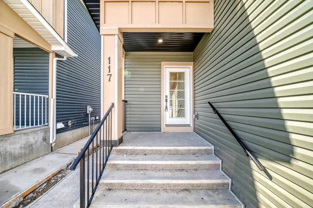 117 Baysprings Gardens SW Airdrie AB T4B 5C6
