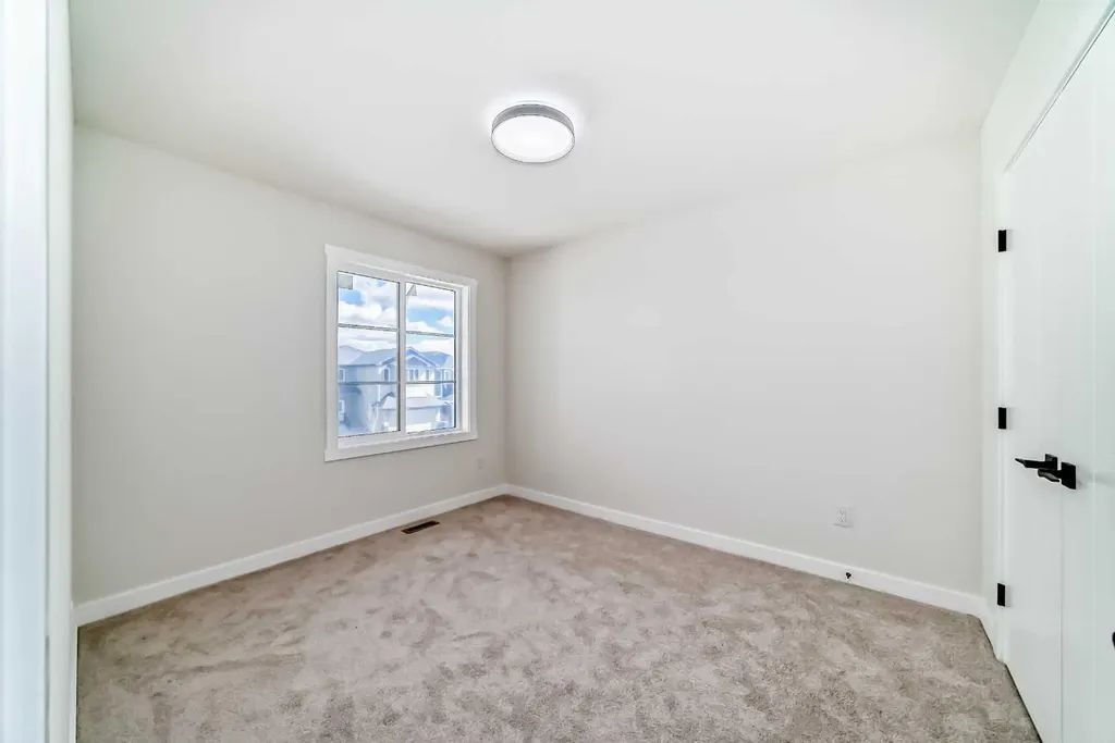117 Baysprings Gardens SW Airdrie AB T4B 5C6
