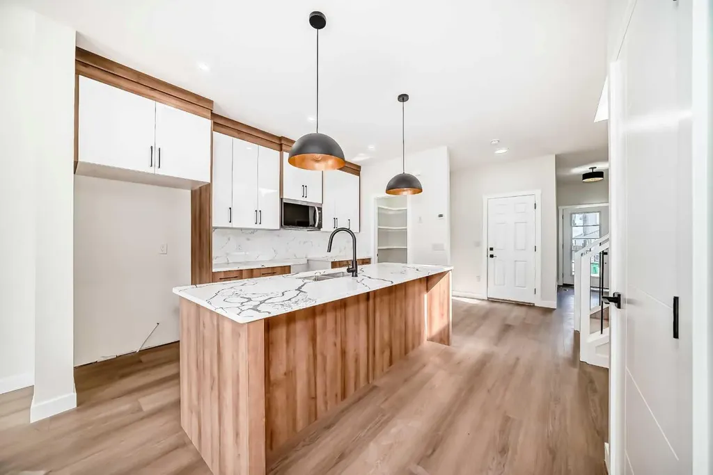 117 Baysprings Gardens SW Airdrie AB T4B 5C6