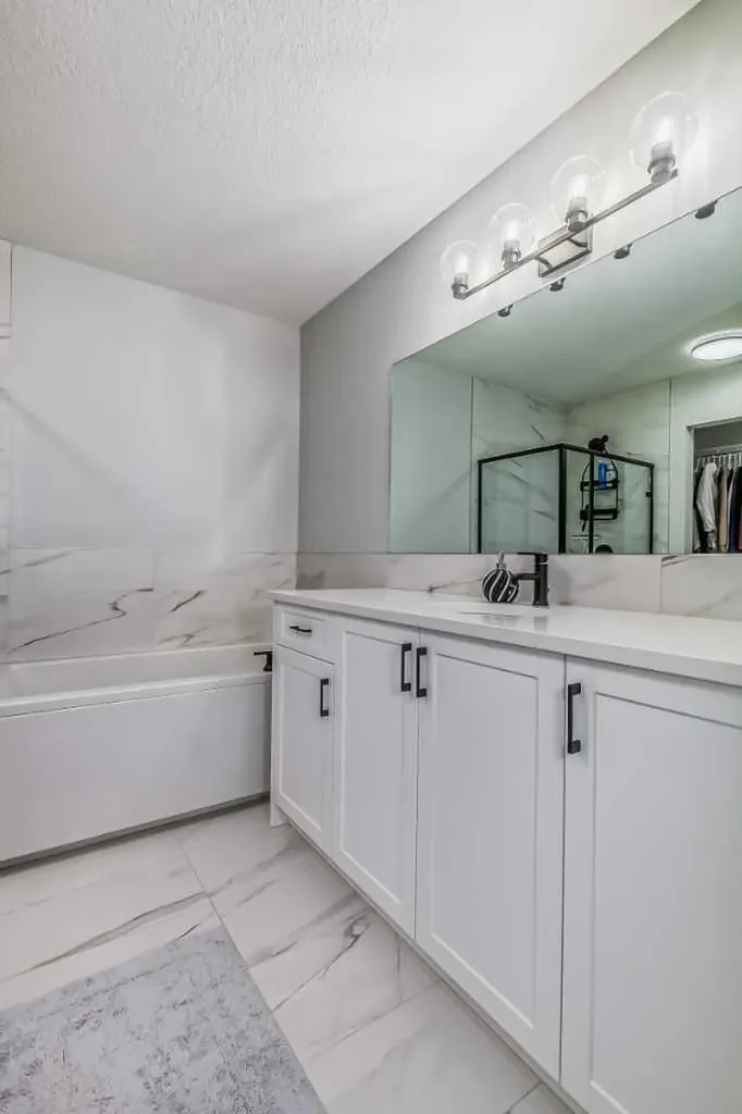 612 Seton Circle SE Calgary AB T3M 3G8