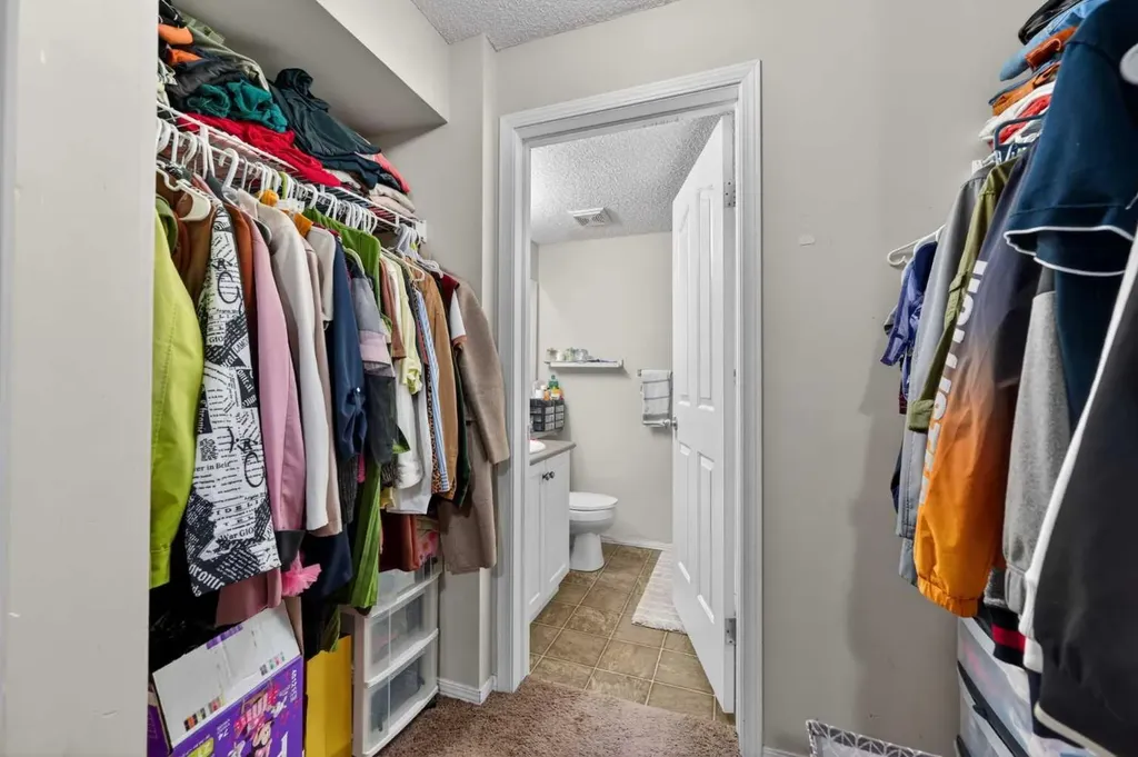 8 Bridlecrest Drive SW Calgary AB T2Y0H7