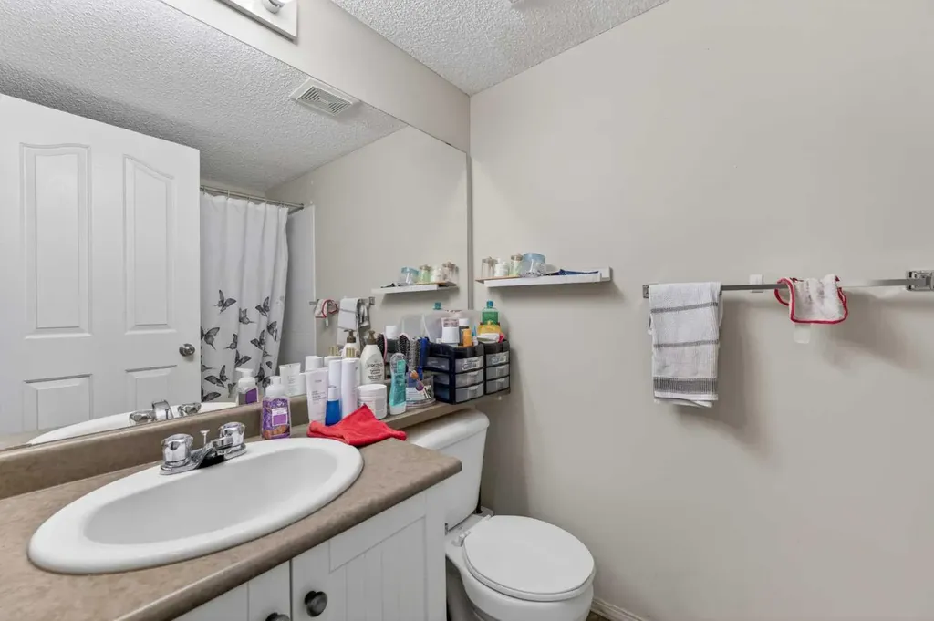 8 Bridlecrest Drive SW Calgary AB T2Y0H7