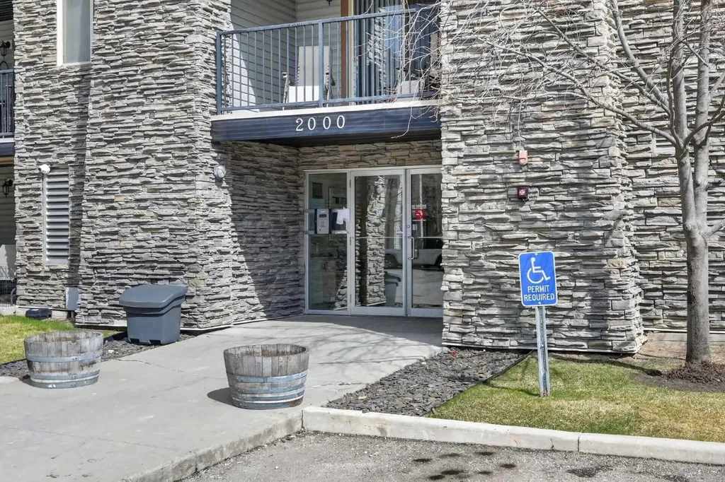 8 Bridlecrest Drive SW Calgary AB T2Y0H7
