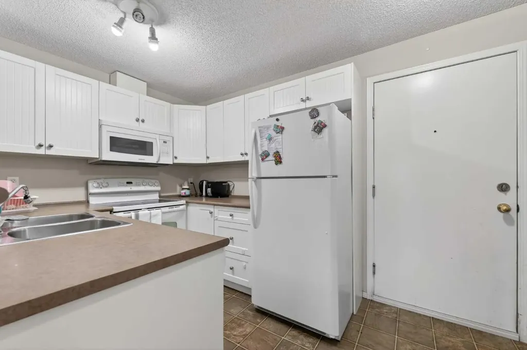 8 Bridlecrest Drive SW Calgary AB T2Y0H7