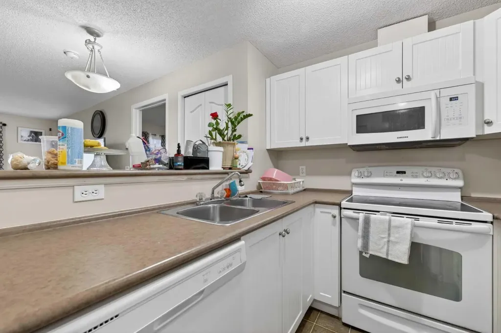 8 Bridlecrest Drive SW Calgary AB T2Y0H7